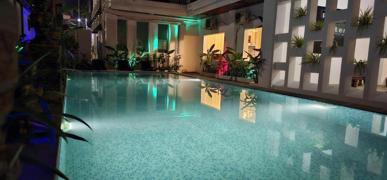 Retro Quarter Mb Vandrerhjem Siem Reap Rom bilde